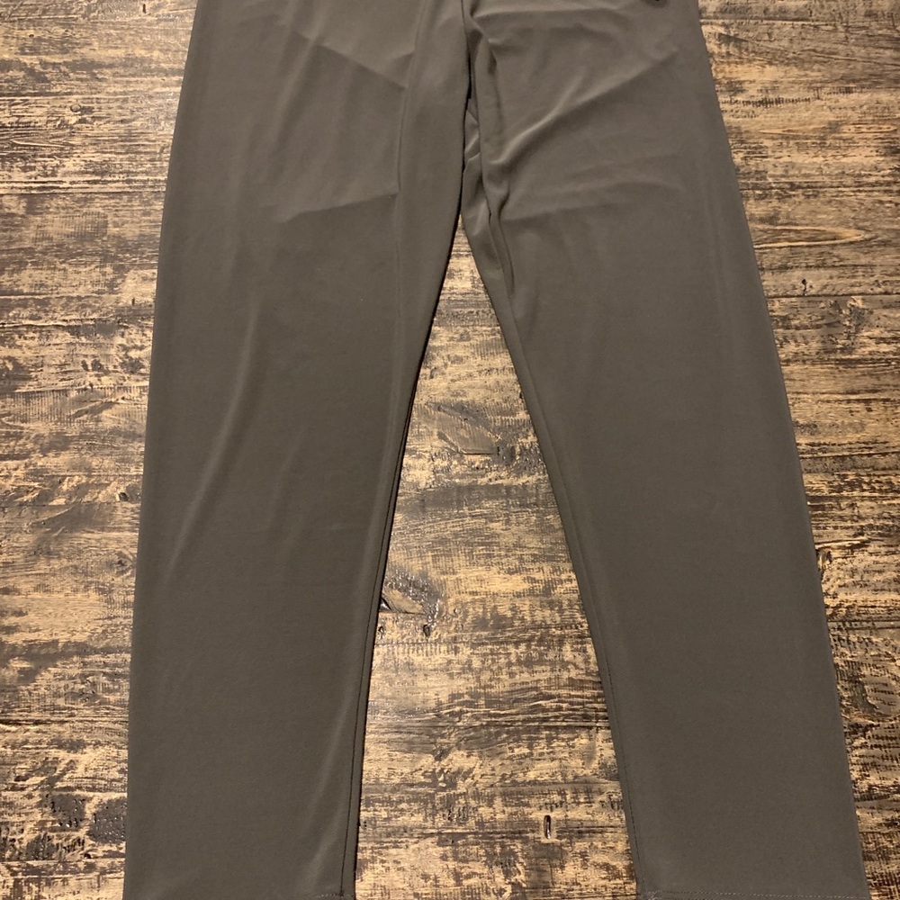 CLARA SUN WOO gray straight leg stretch pants.